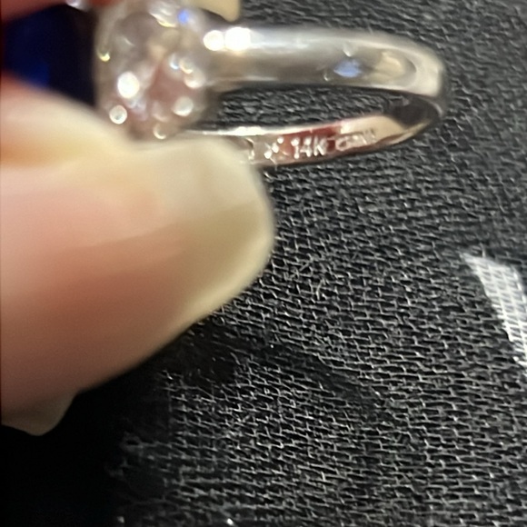 14k white gold and cz ring. - Picture 5 of 6